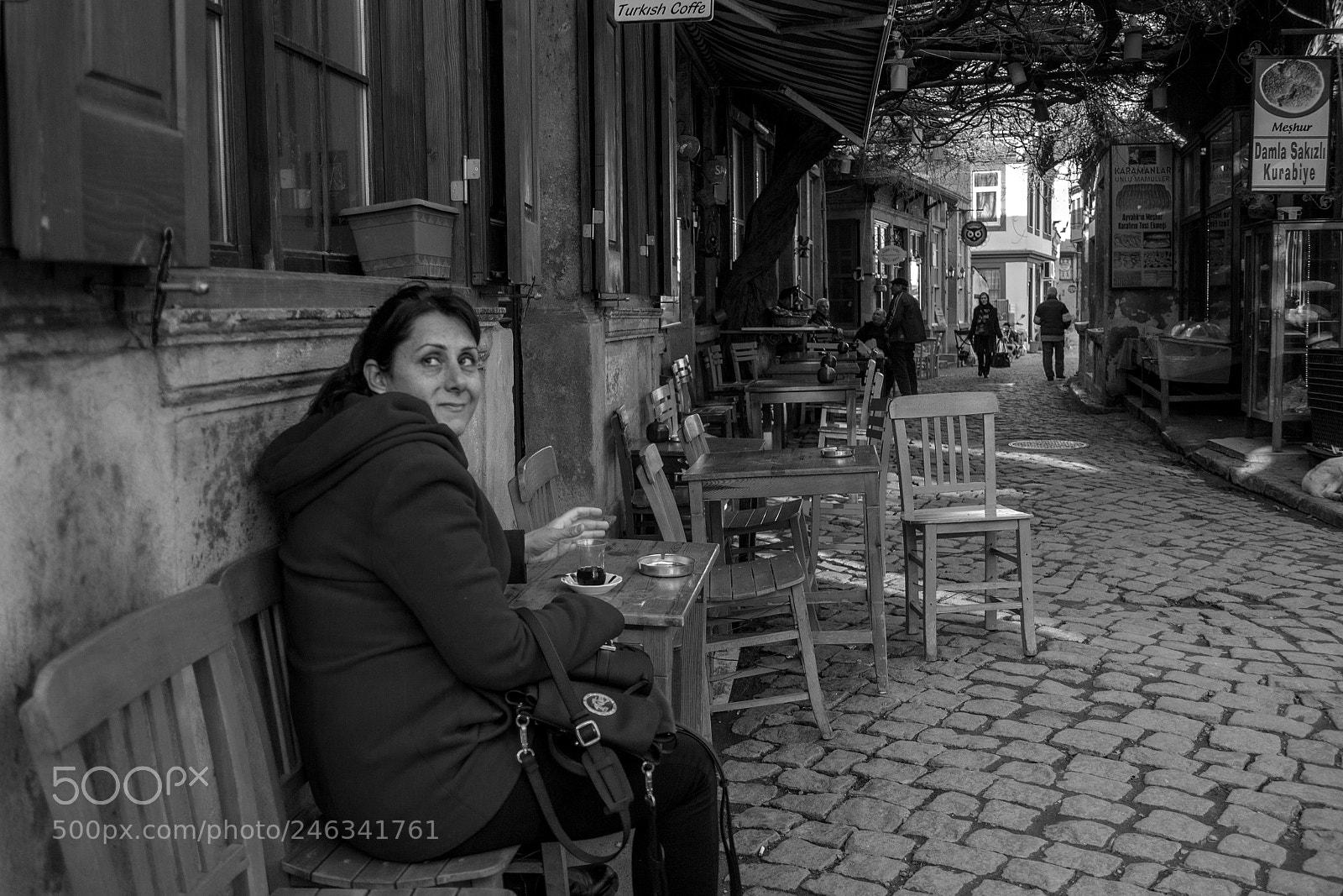 Canon EOS 600D (Rebel EOS T3i / EOS Kiss X5) sample photo. Ayvalık streets photography