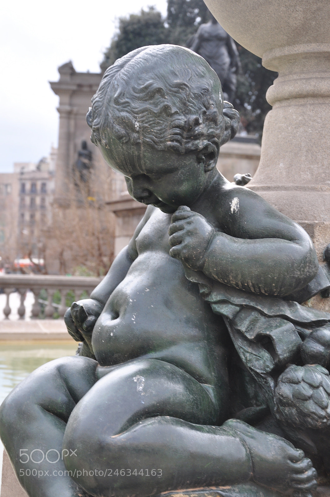 Nikon D90 sample photo. Cherub, catalunya square, barcelona photography