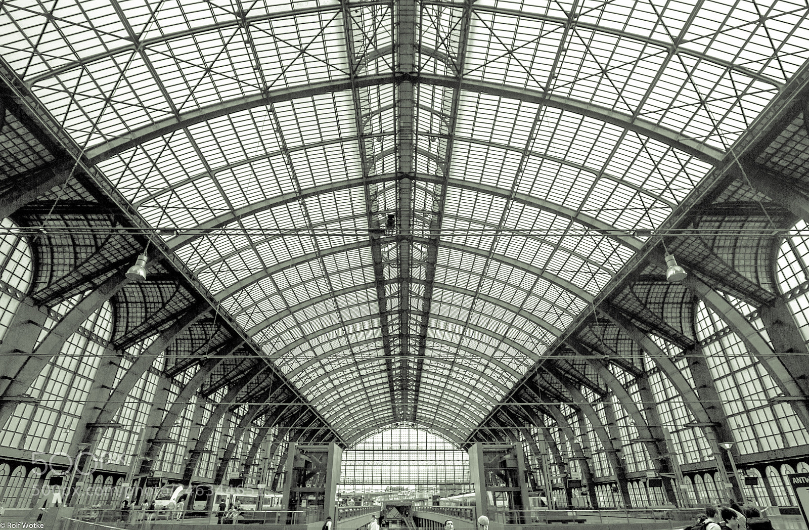 Canon EOS 7D sample photo. Bahnhof antwerpen photography