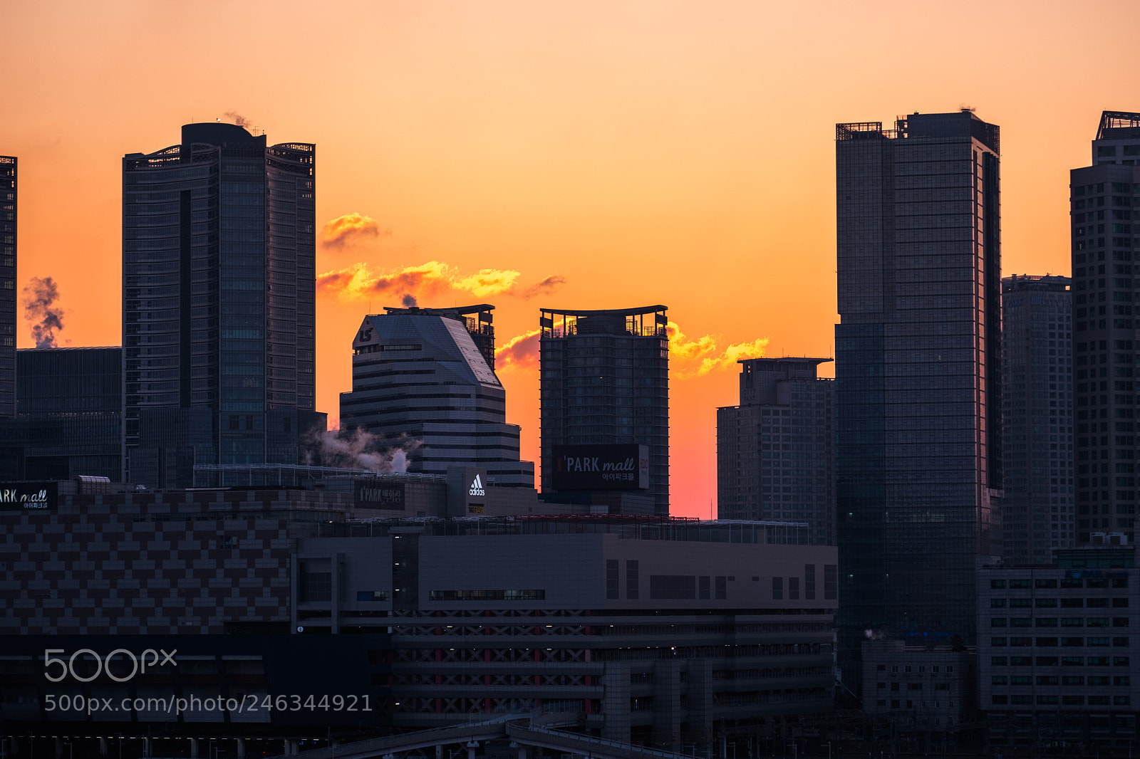 Fujifilm X-T20 sample photo. Yongsan station photography