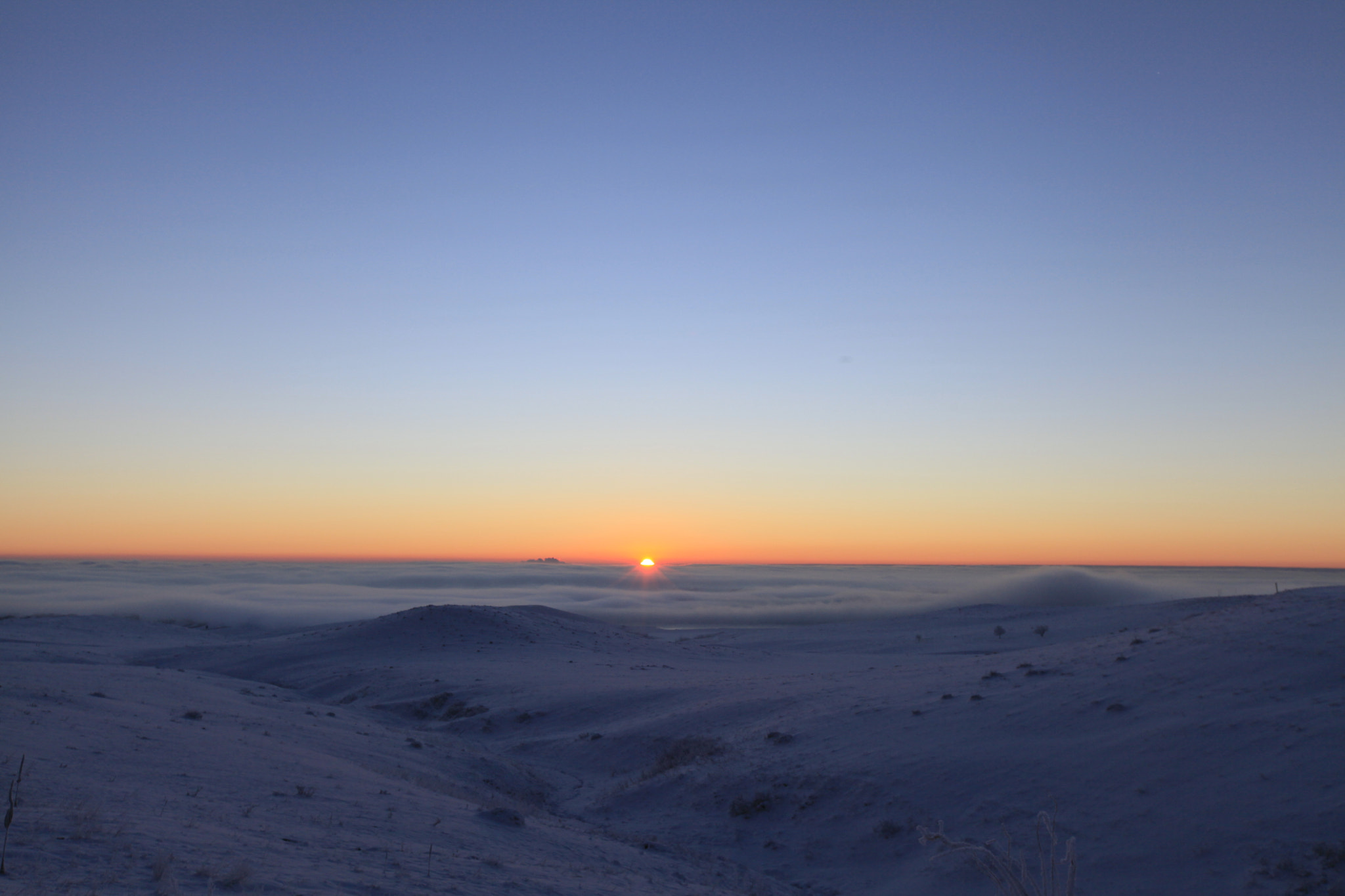 Canon EF 16-35mm F2.8L II USM sample photo. Frozen sunrise photography