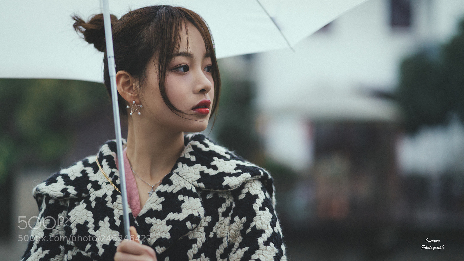 Sony a7R II sample photo. Walking in the rain photography
