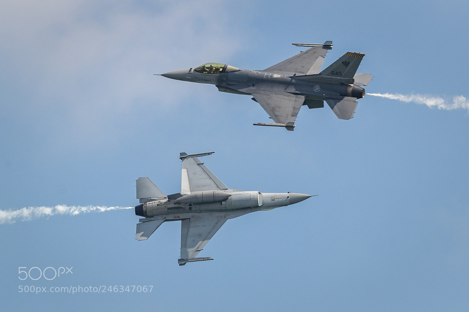 Canon EOS-1D X Mark II sample photo. Two f-16 crossing path photography