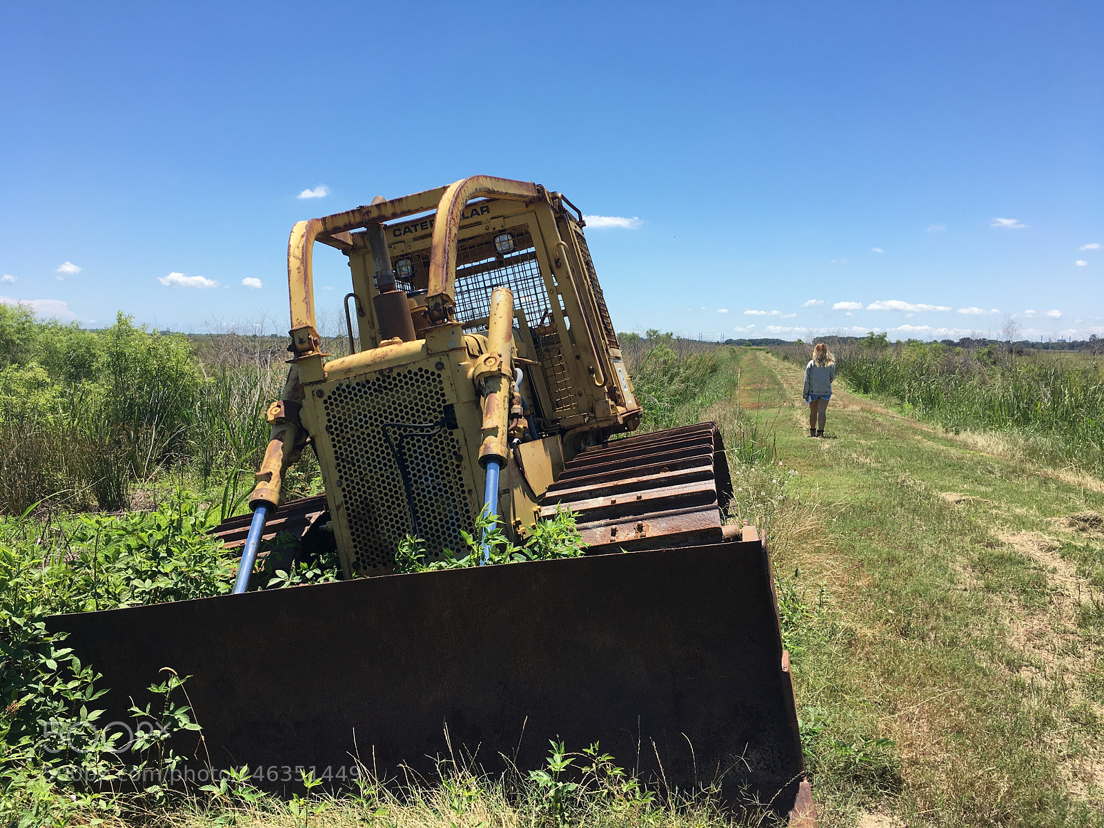 Apple iPhone 6s sample photo. Tractor and girl photography