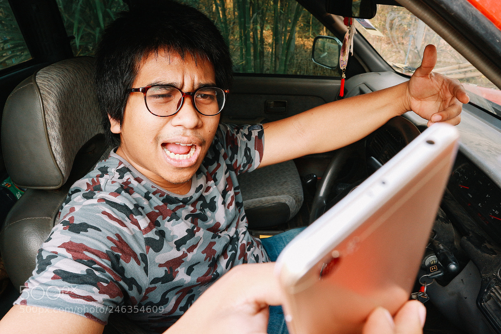 Canon EOS M10 sample photo. Unsafe driver using smart photography
