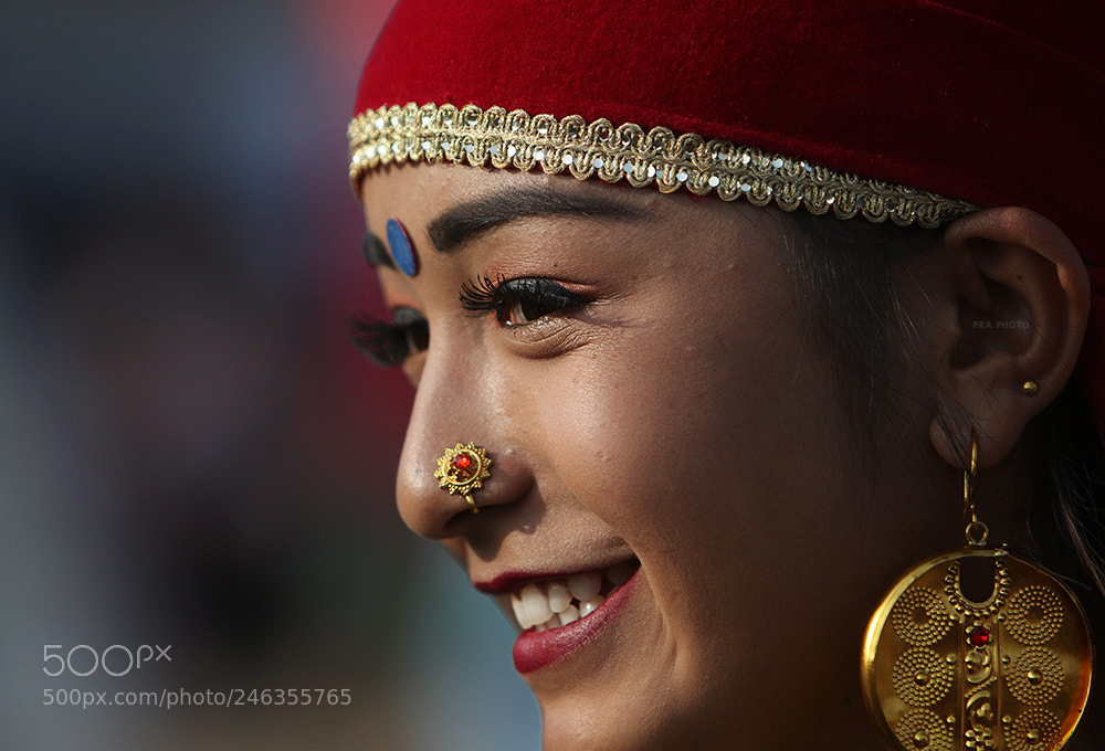 Canon EOS 7D Mark II sample photo. Smiling portrait of a photography