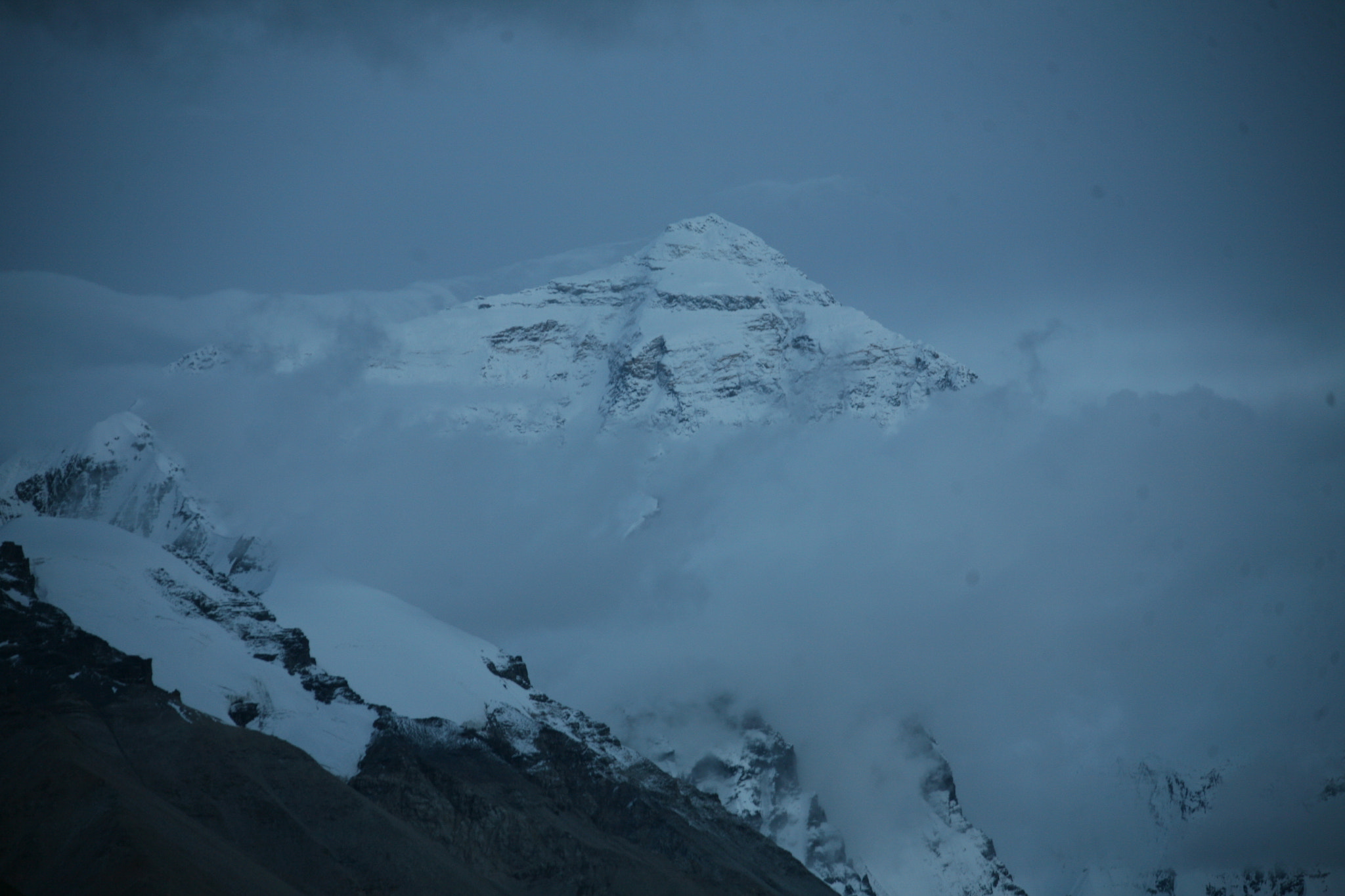 Canon EF 28-300mm F3.5-5.6L IS USM sample photo. Everest ere nightfall photography