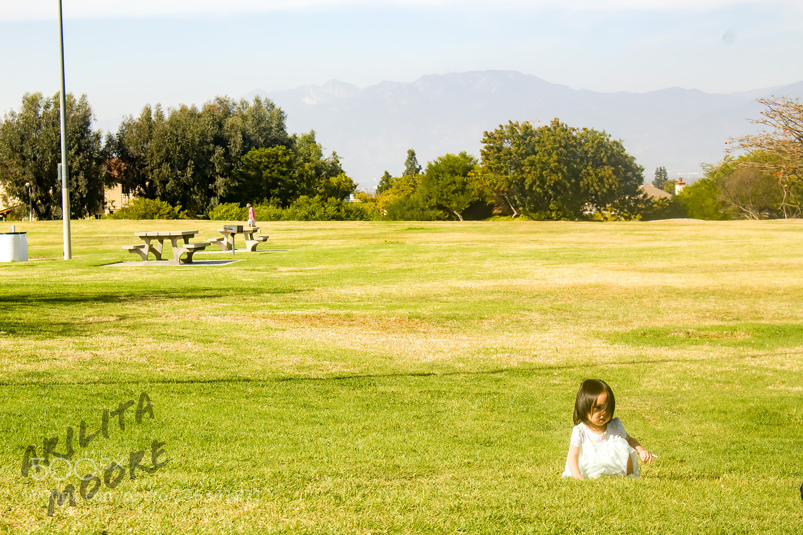 Canon EOS 100D (EOS Rebel SL1 / EOS Kiss X7) sample photo. Baby girl walking photography