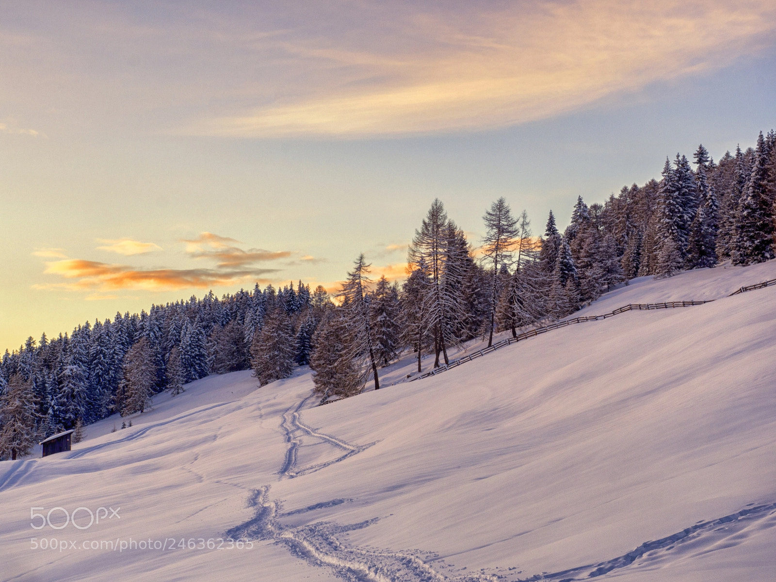 Olympus OM-D E-M10 II sample photo. Tramonto in alta quota photography