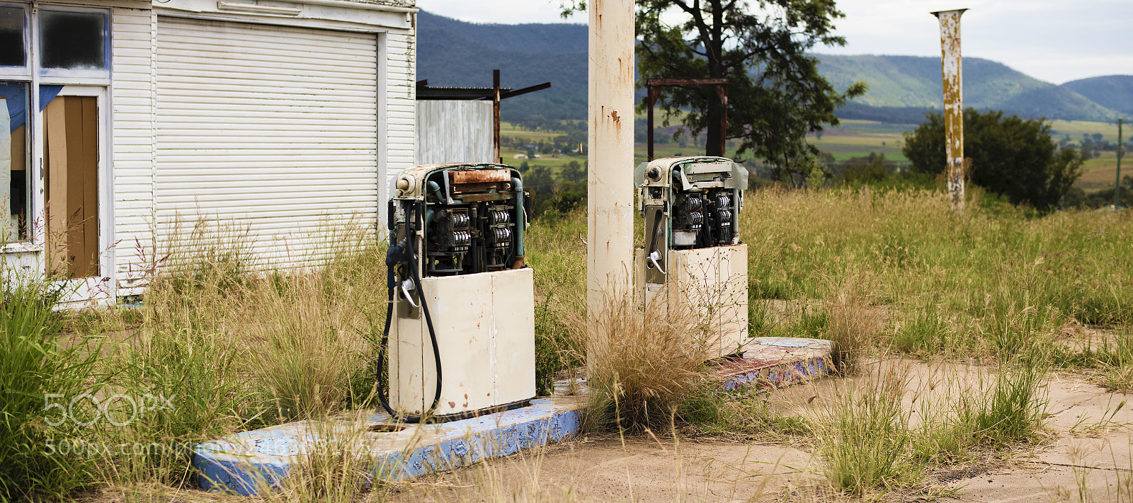 Nikon D800 sample photo. Old rustic fuel pump photography