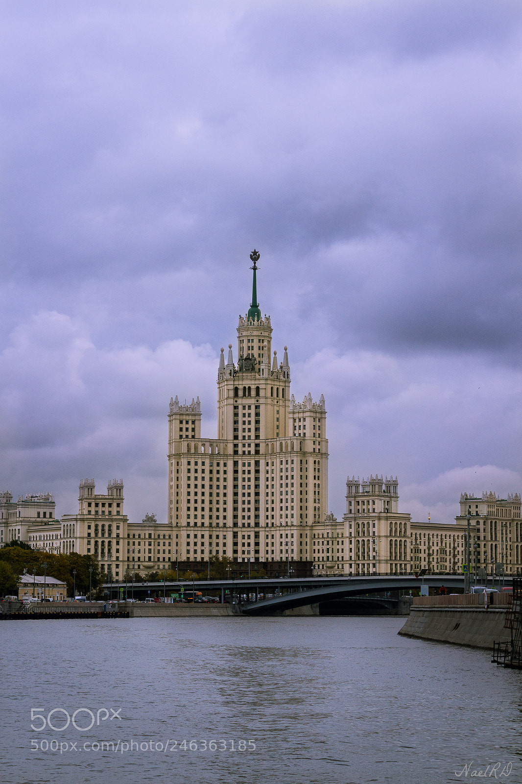 Canon EOS 700D (EOS Rebel T5i / EOS Kiss X7i) sample photo. Kotelnicheskaya embankment photography