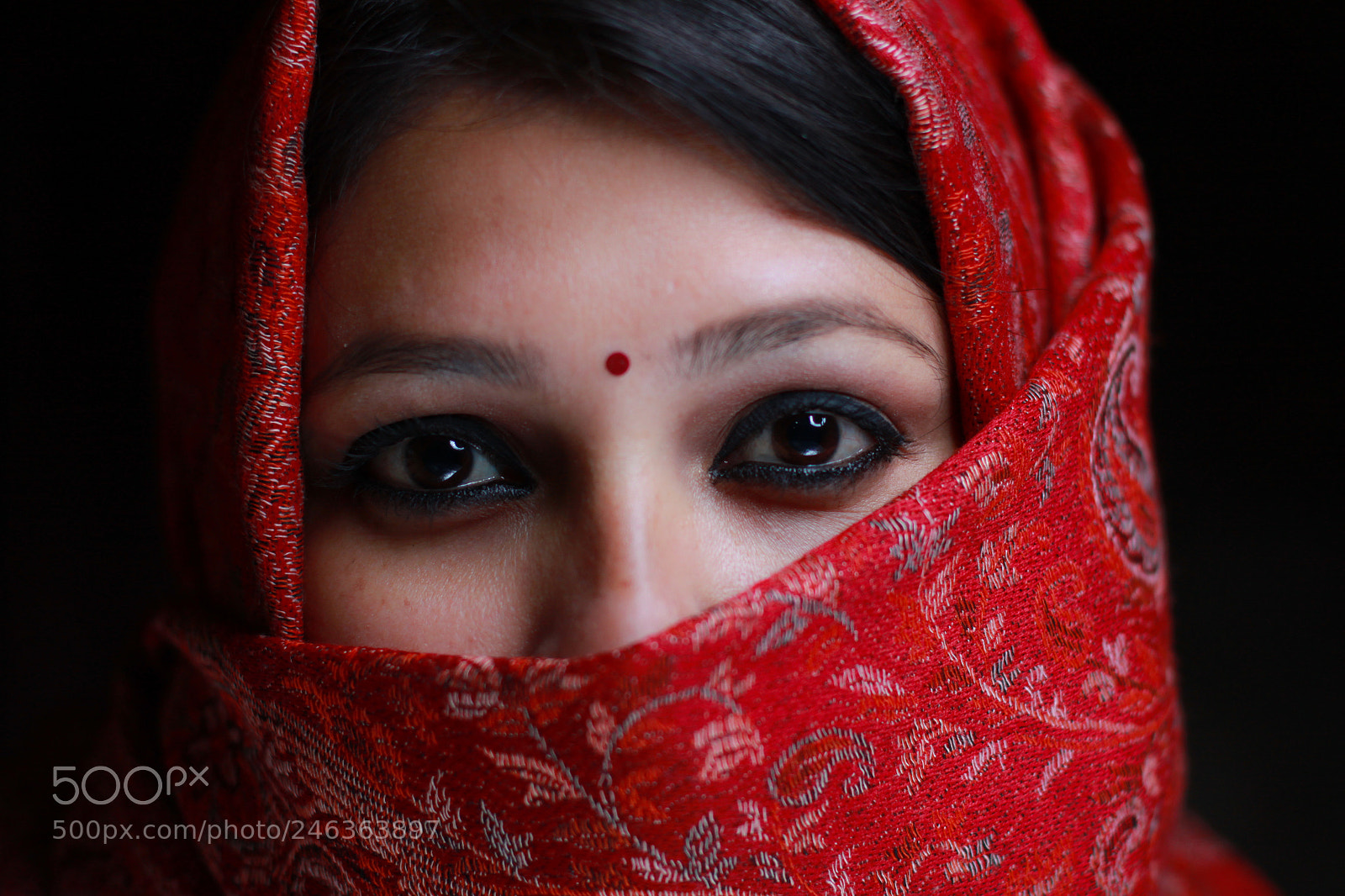 Canon EOS 500D (EOS Rebel T1i / EOS Kiss X3) sample photo. The mysterious eyes photography