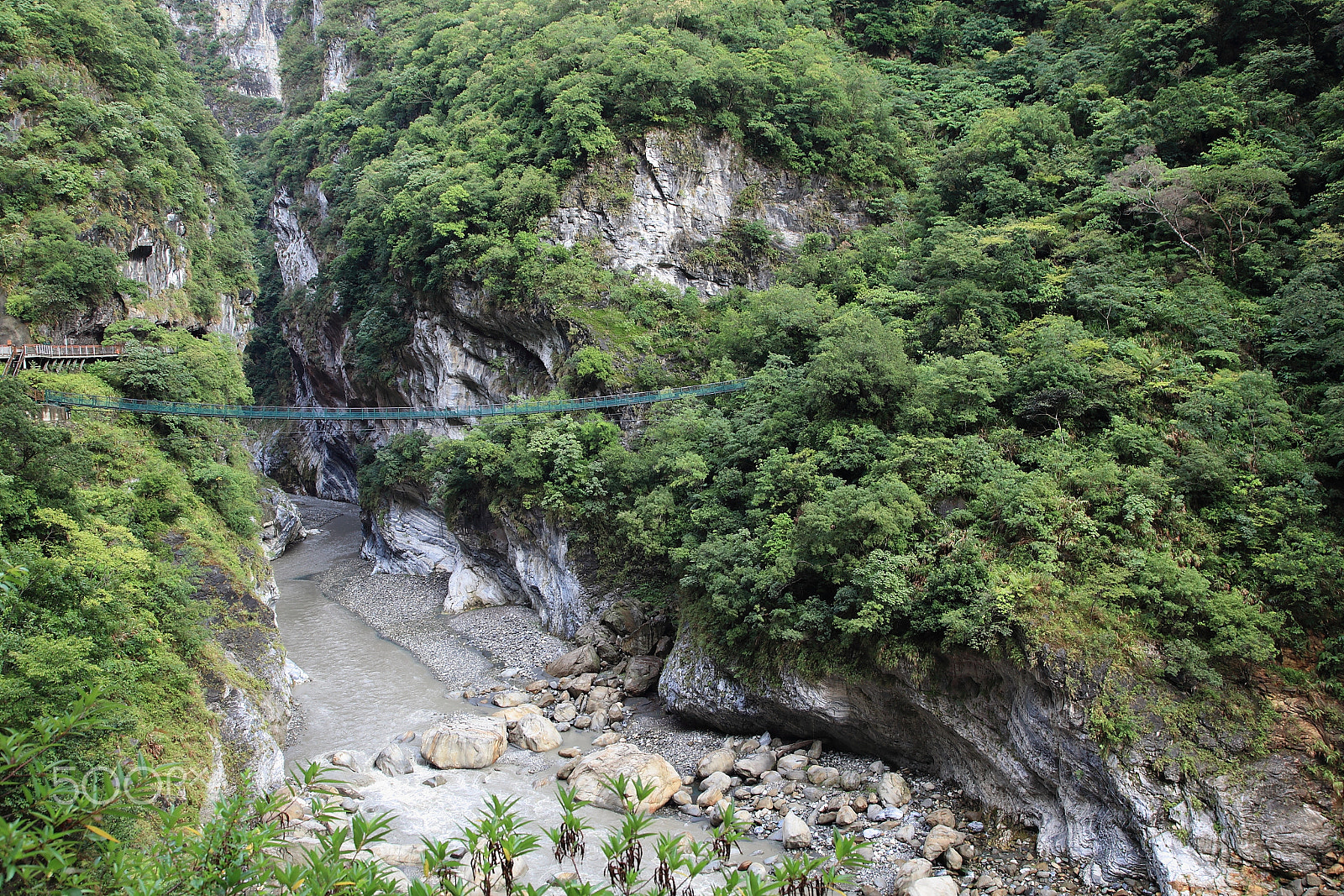 Canon EF 24-105mm F4L IS USM sample photo. Cross the island highway snakes through the valleys and mountains from east to west in taiwan photography