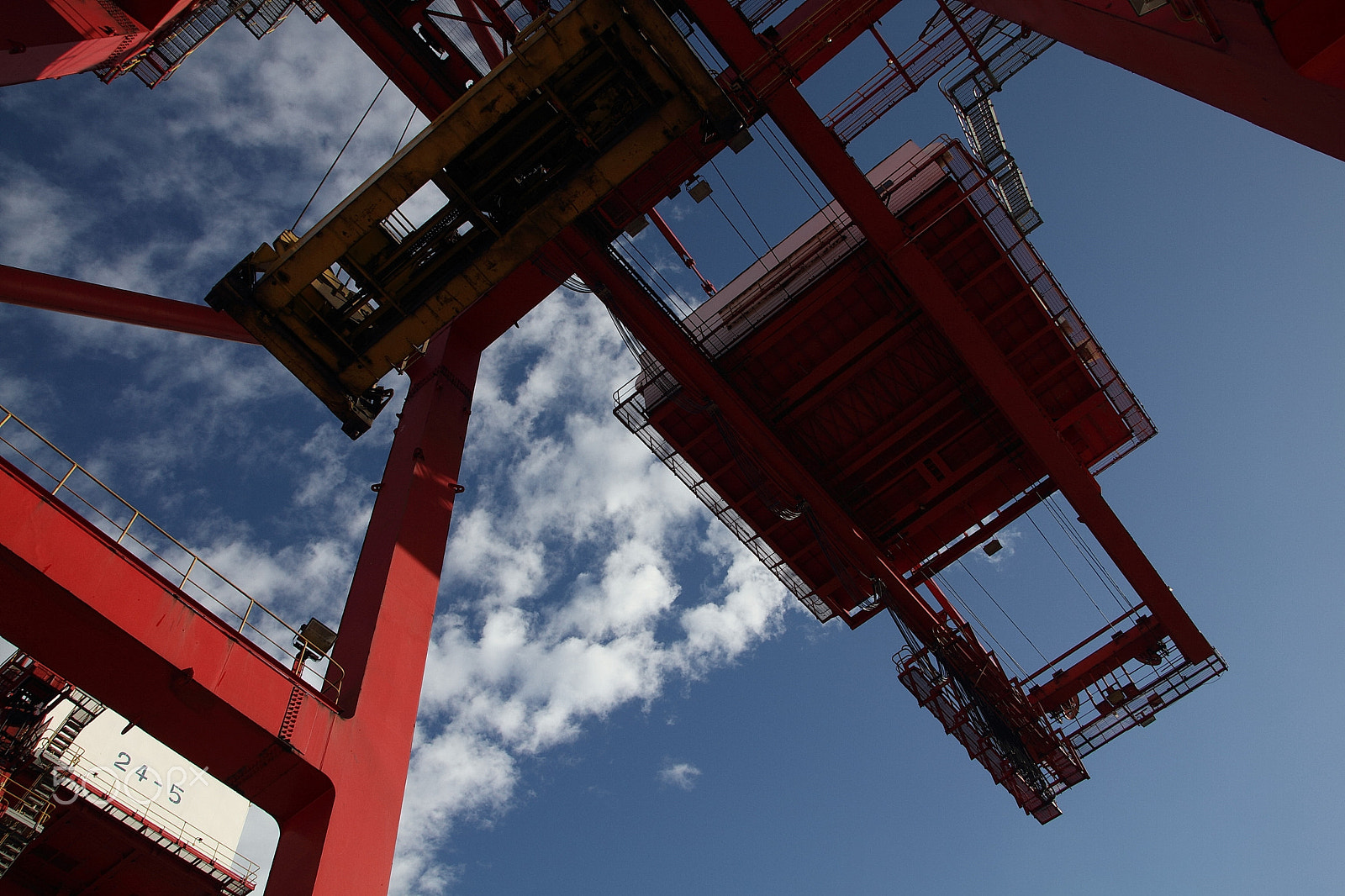 Canon 18-250mm sample photo. Giant gantry crane photography