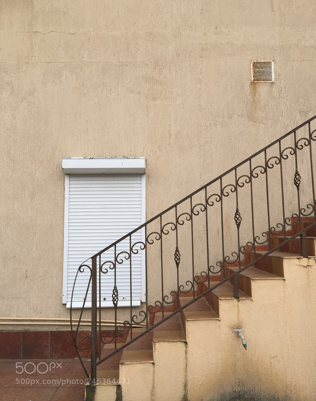 Apple iPhone 6 Plus sample photo. Upstairs photography