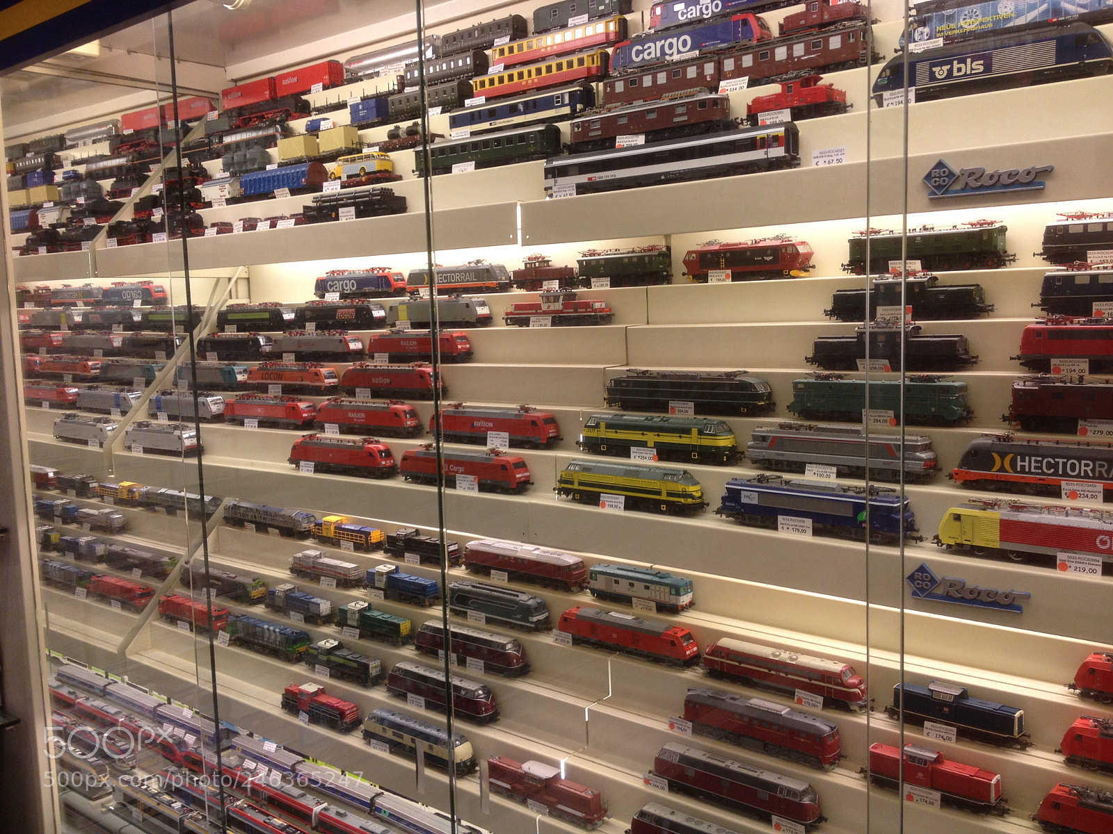 Apple iPhone 4S sample photo. Trains photography