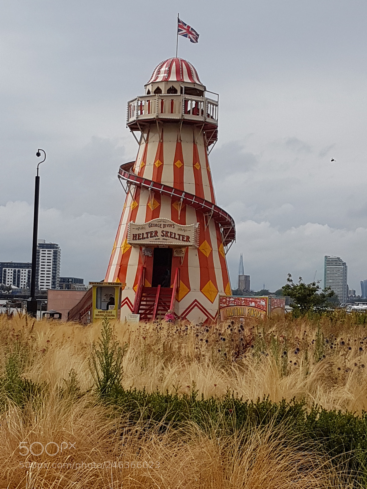 Samsung Galaxy S7 Edge sample photo. Helter skelter at greenwich photography