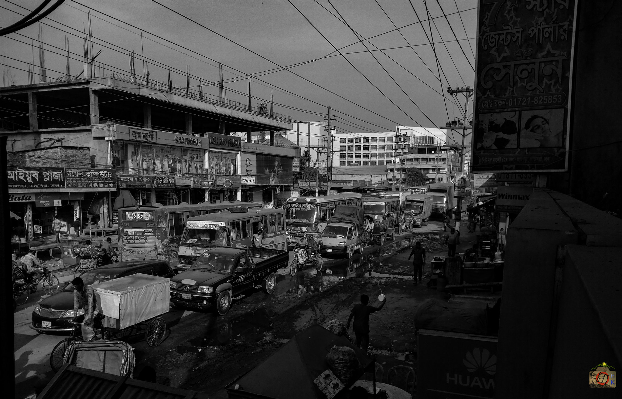 Symphony R100 sample photo. Traffic jam photography
