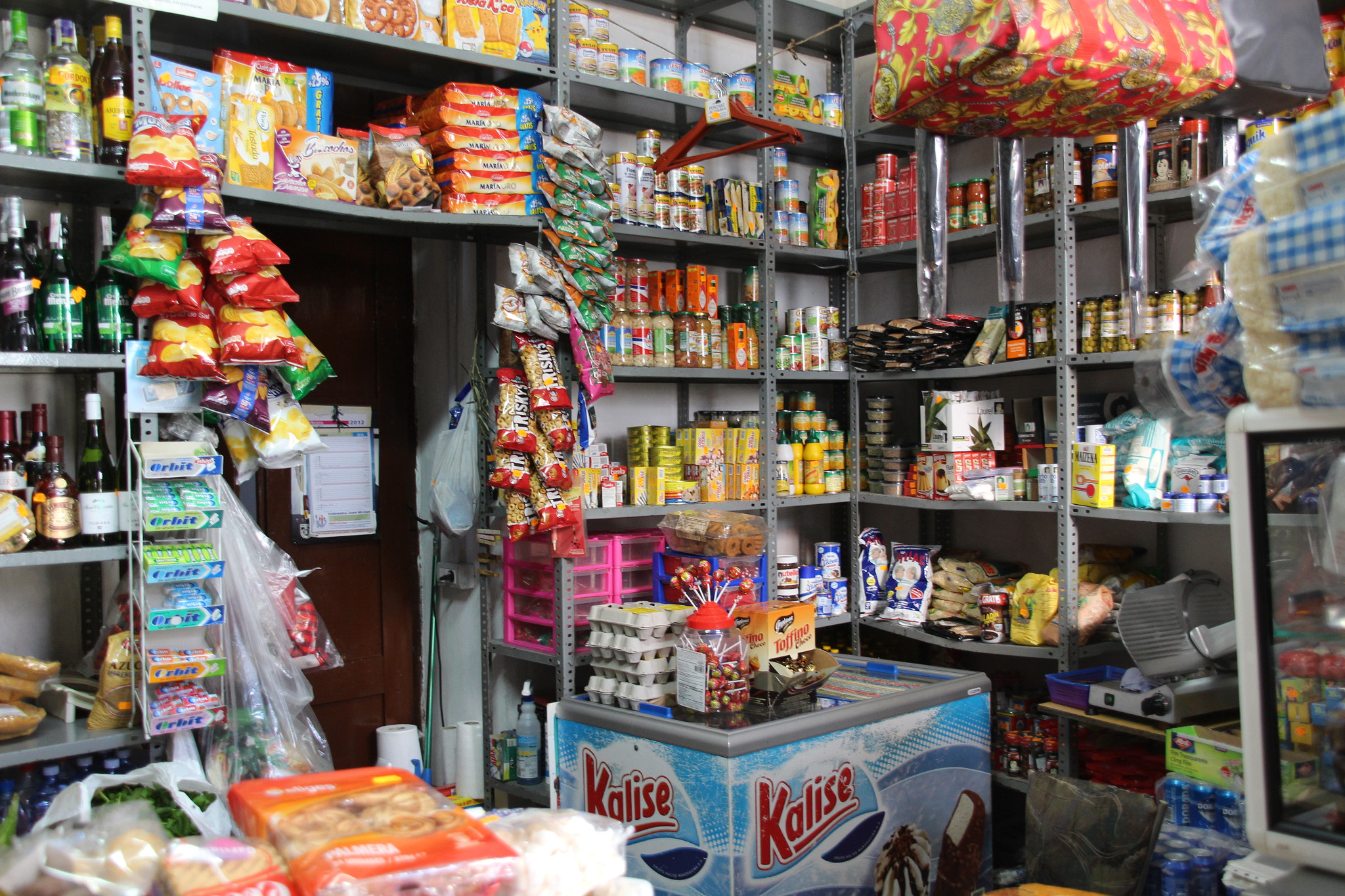 Sigma 18-200mm f/3.5-6.3 DC OS sample photo. The mountain grocer's... photography