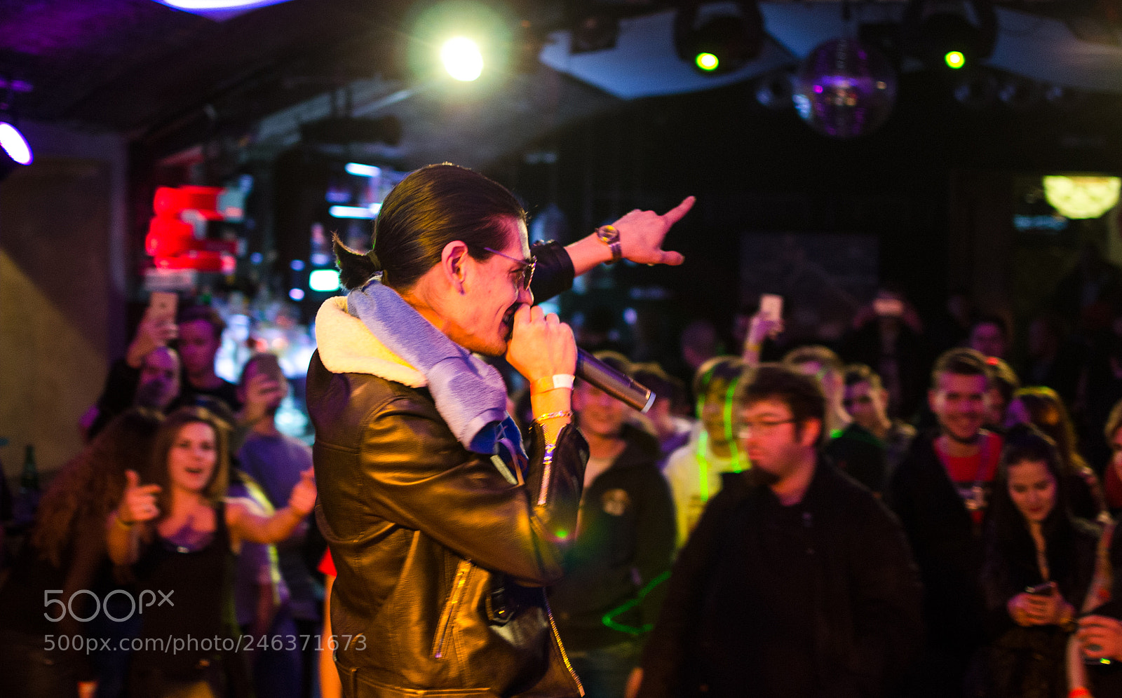 Nikon D5100 sample photo. Control the crowd photography
