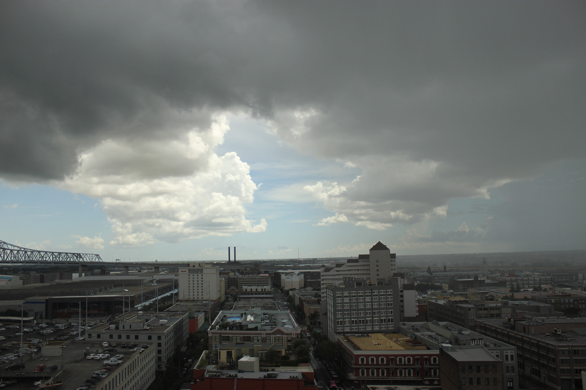 Canon EOS 550D (EOS Rebel T2i / EOS Kiss X4) sample photo. City scape photography