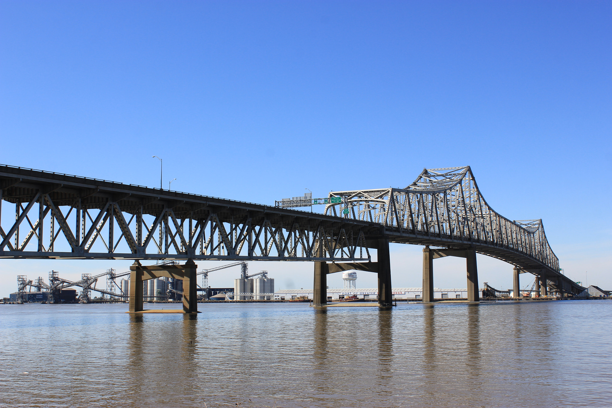 Canon EOS 550D (EOS Rebel T2i / EOS Kiss X4) sample photo. River bridge photography