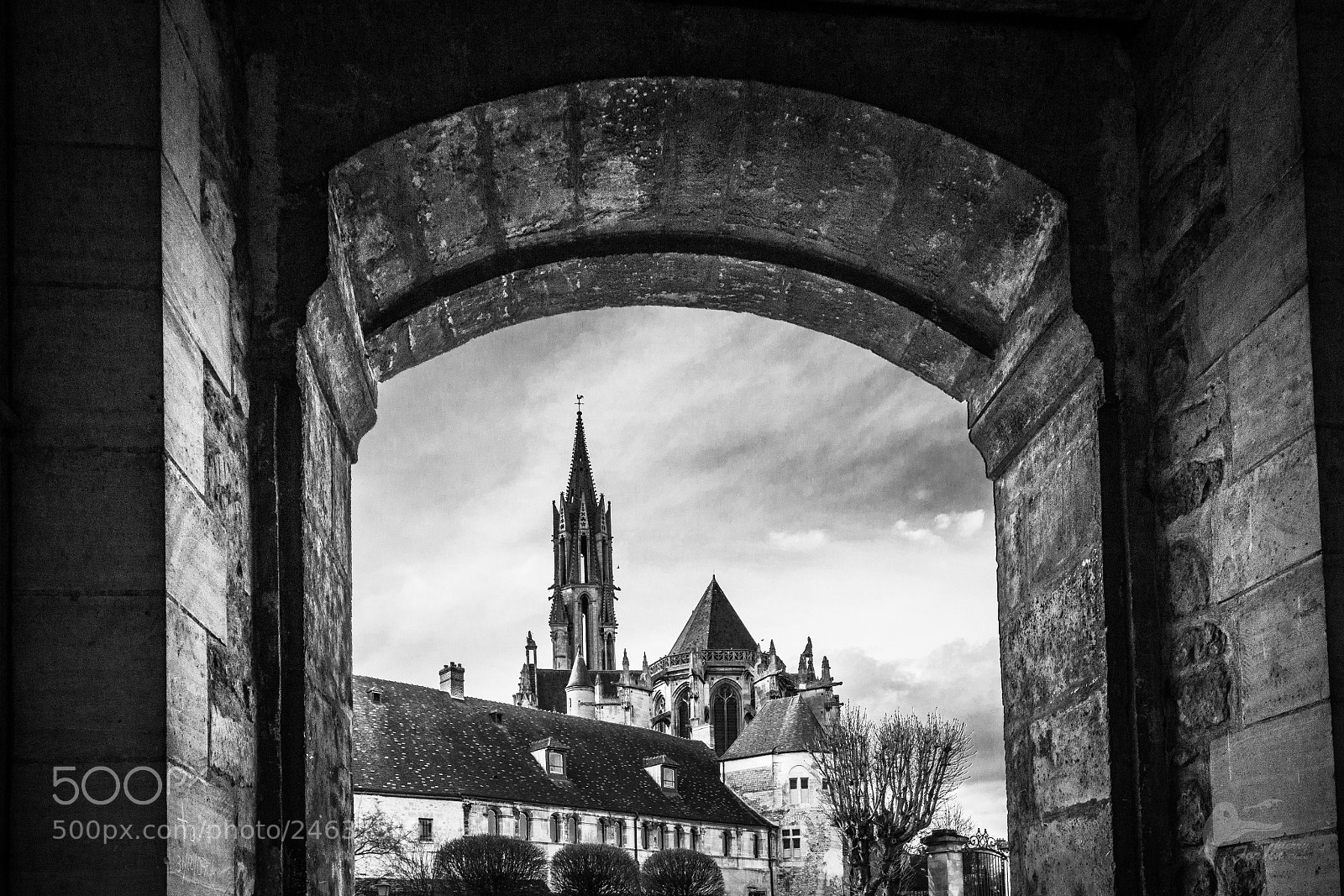 Canon EOS 700D (EOS Rebel T5i / EOS Kiss X7i) sample photo. Senlis cathédrale photography