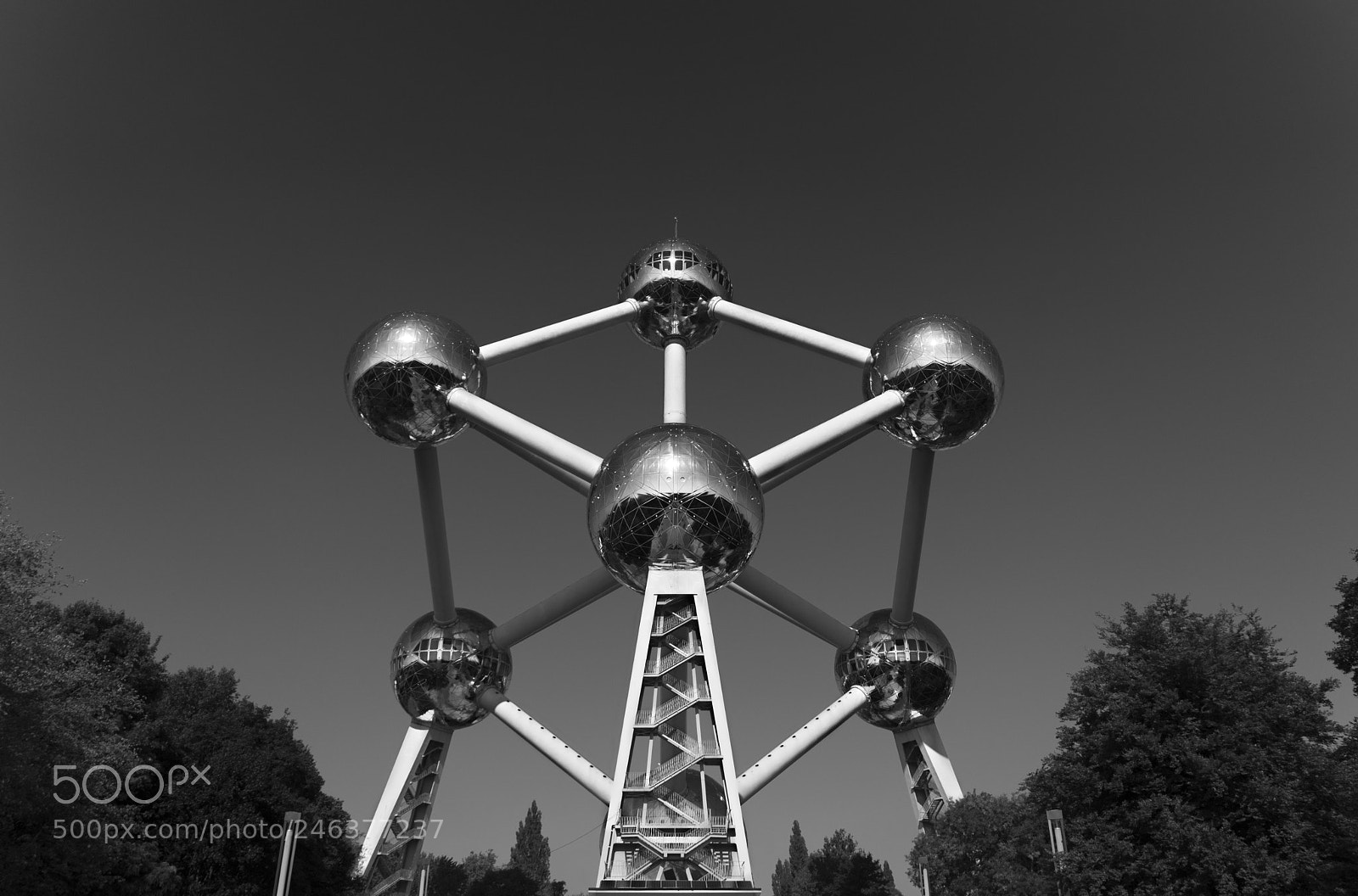 Sony a7 II sample photo. Atomium photography