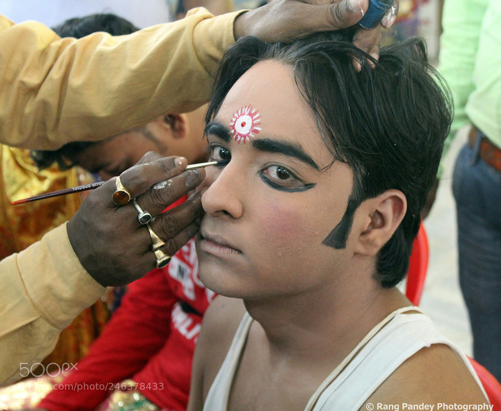Canon EOS 1300D (EOS Rebel T6 / EOS Kiss X80) sample photo. Back stage preparation photography