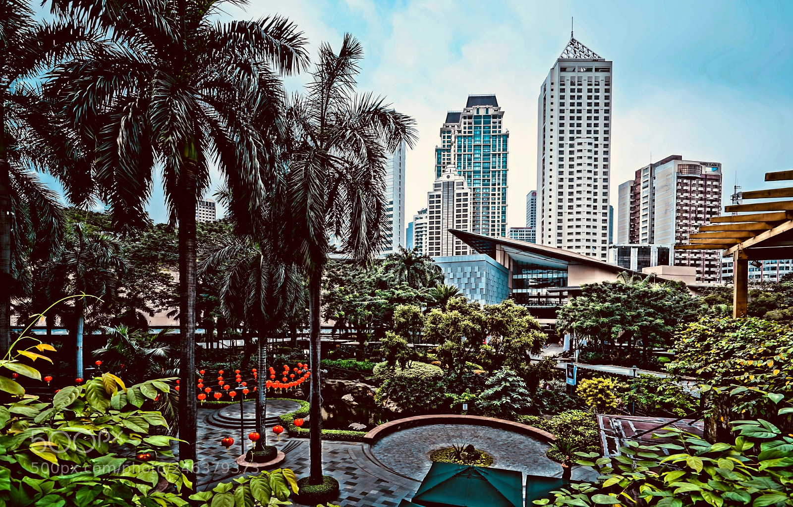 Sony a7 sample photo. Green belt in makati photography