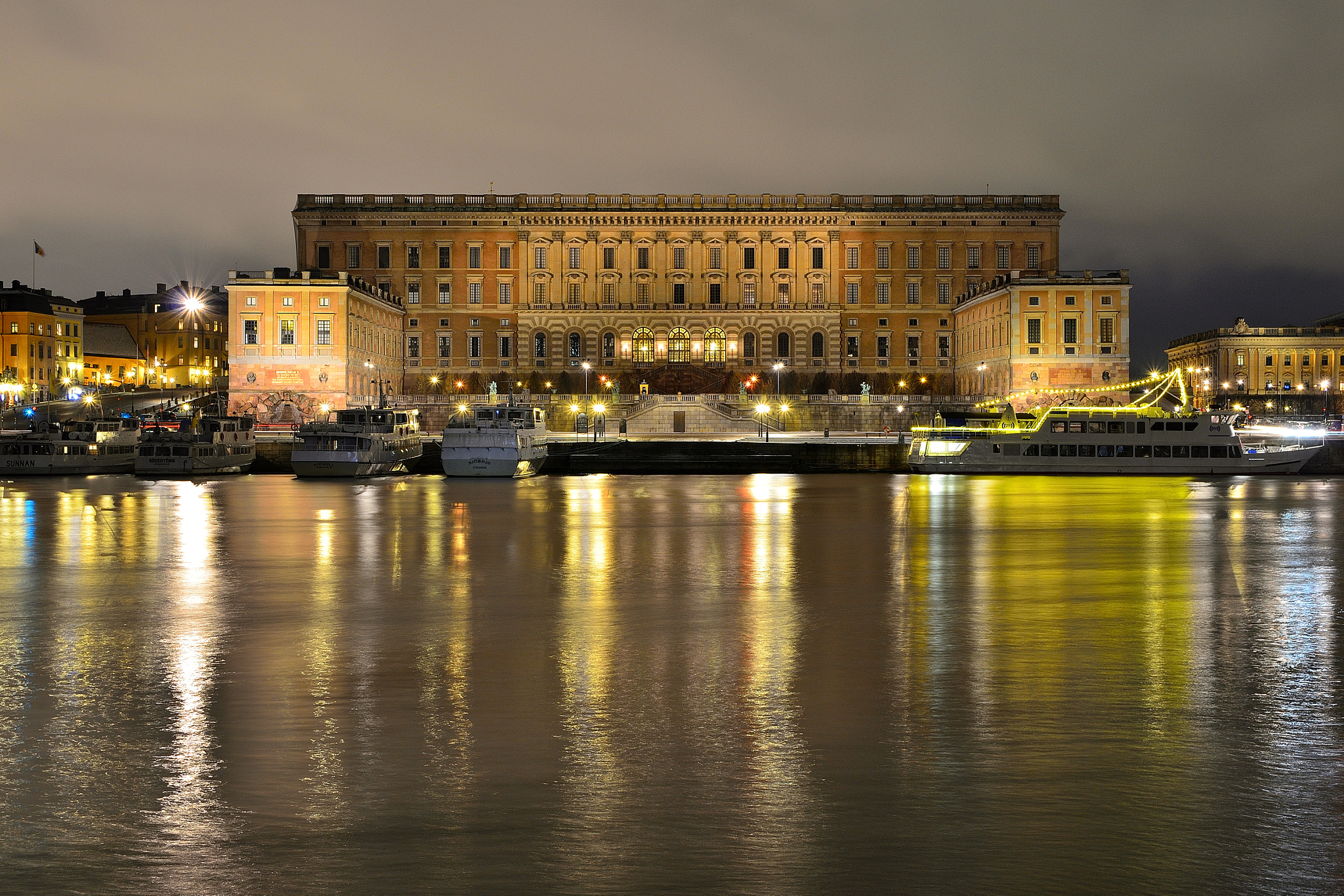 Sigma 17-50mm F2.8 EX DC OS HSM sample photo. Stockholms slott photography