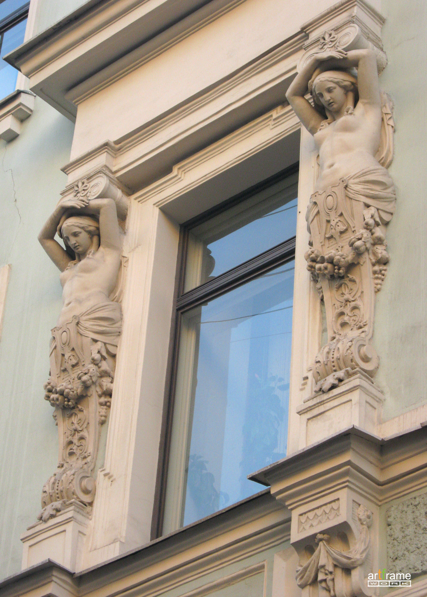 Canon PowerShot A490 sample photo. Caryatids photography