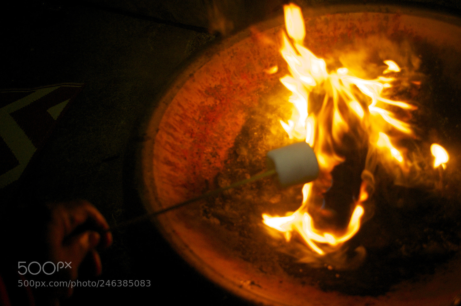 Nikon D5000 sample photo. S’mores fun photography