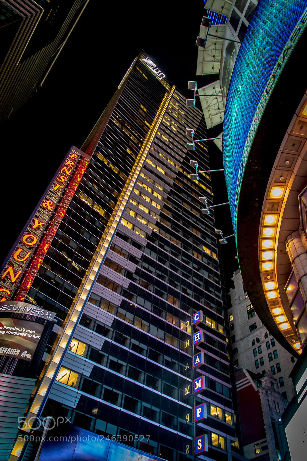 Canon EOS 7D sample photo. Skyscraper at time square photography
