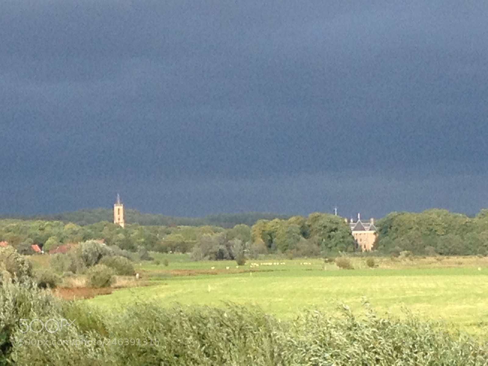 Apple iPhone 4S sample photo. The rain is coming photography