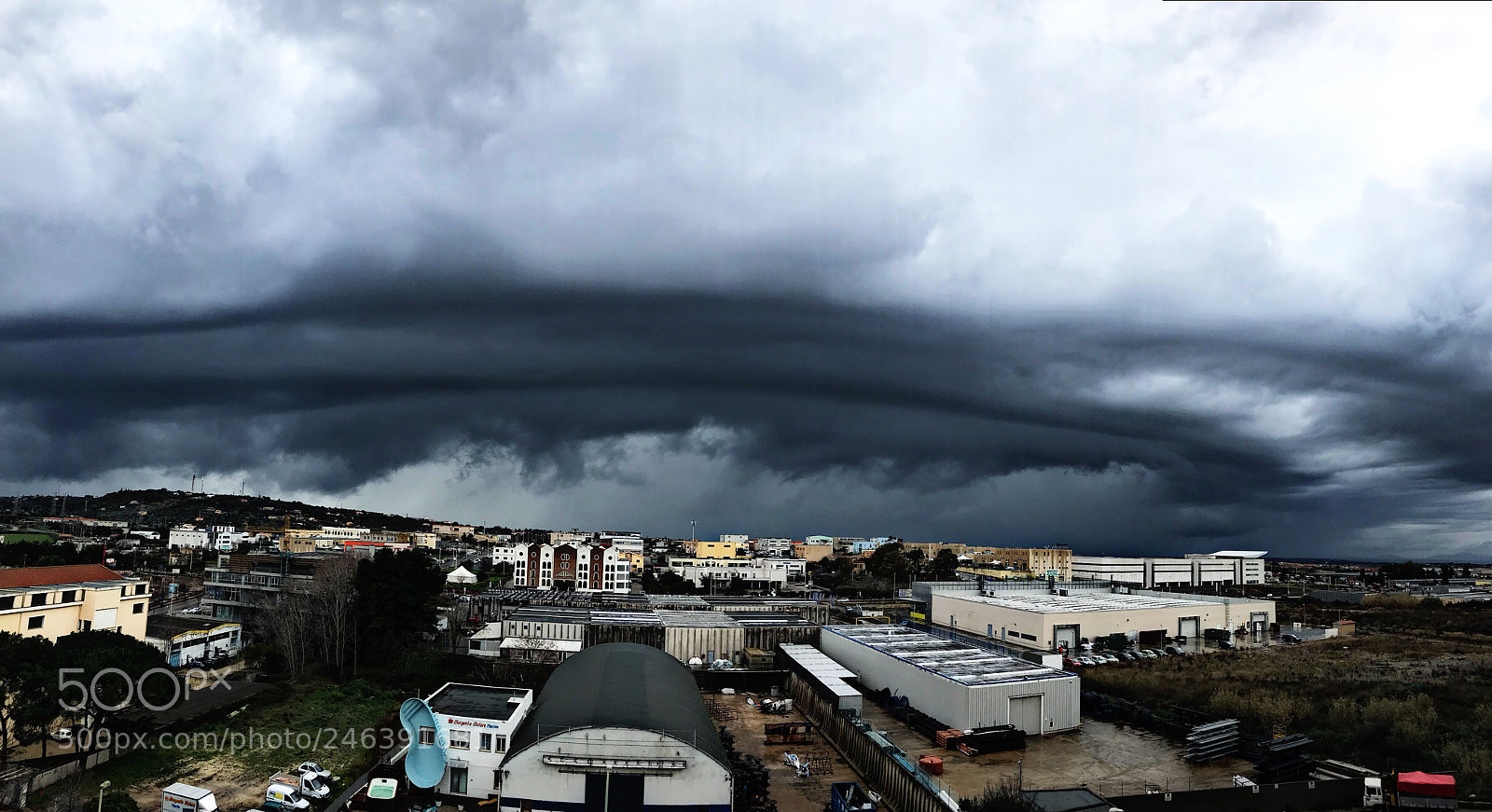 Apple iPhone 7 sample photo. Sassari under the storm photography
