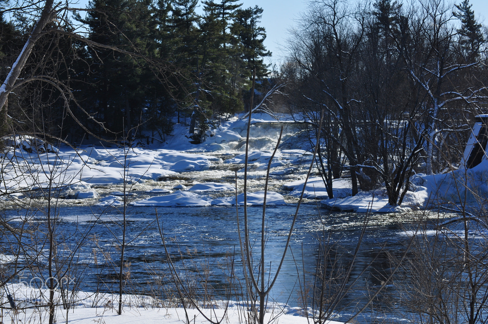 Nikon D5000 sample photo. Icy water photography