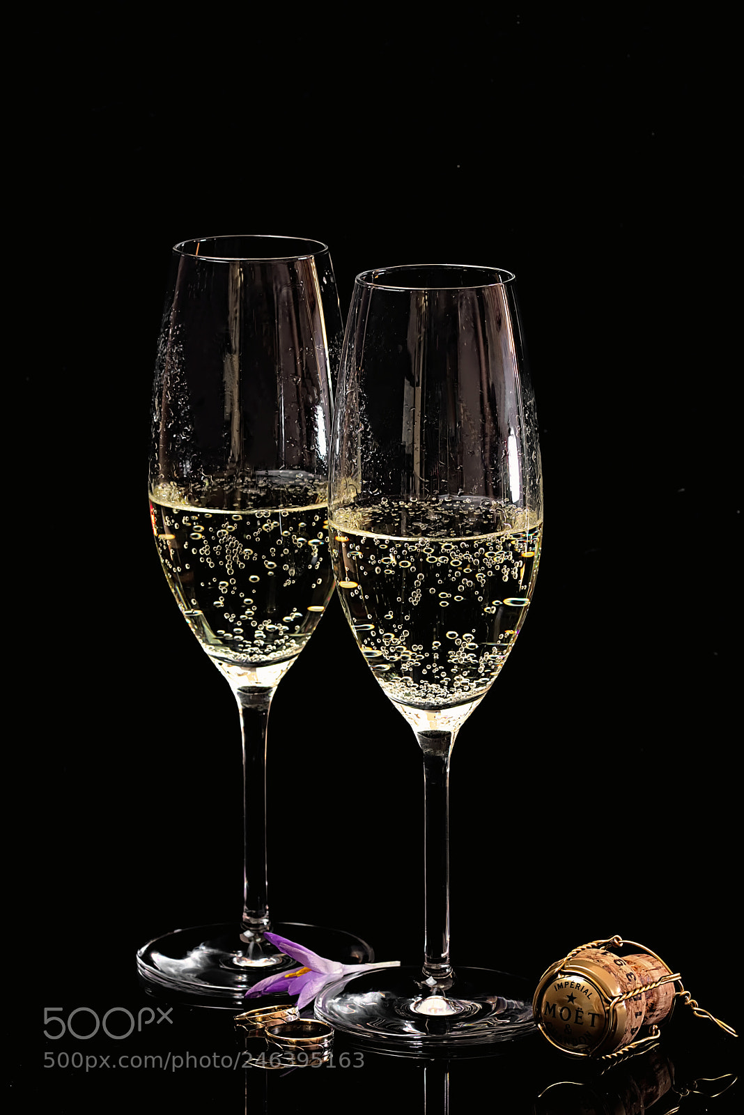 Canon EOS 750D (EOS Rebel T6i / EOS Kiss X8i) sample photo. Champagne photography