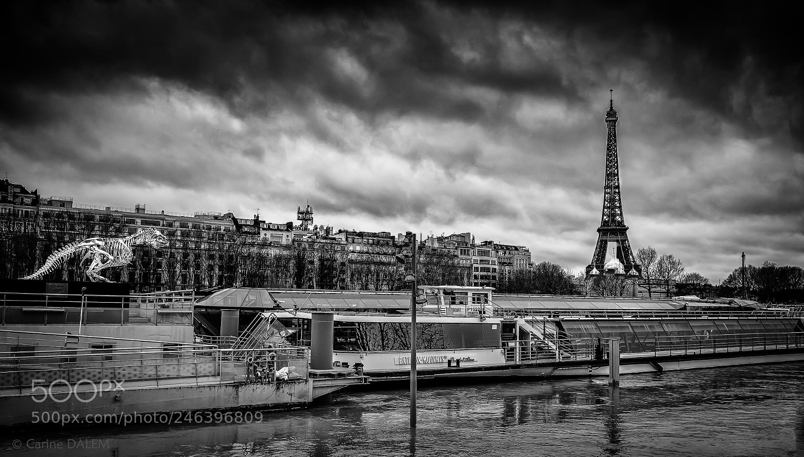 Fujifilm X70 sample photo. Threat to the eiffel photography