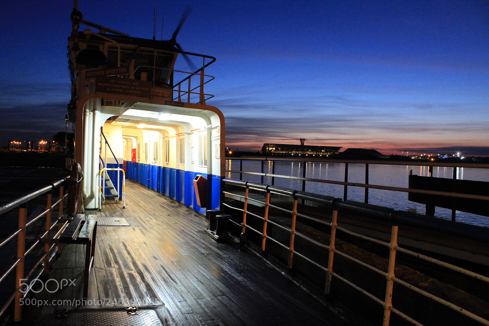 Canon EOS 1300D (EOS Rebel T6 / EOS Kiss X80) sample photo. Ferry boat with sunrise photography