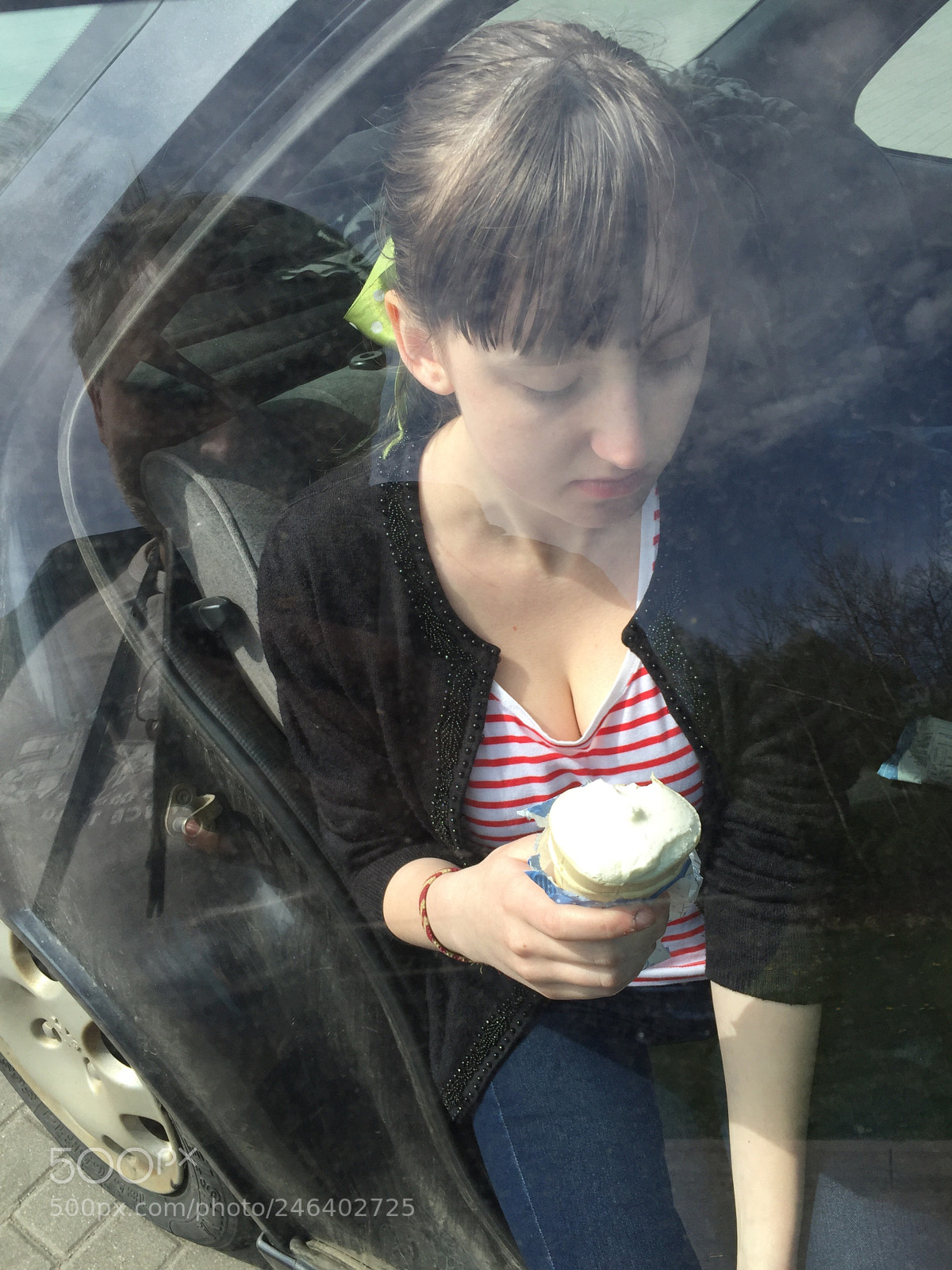 Apple iPhone 6 sample photo. Girl with ice cream. Девушка с мороженым. photography