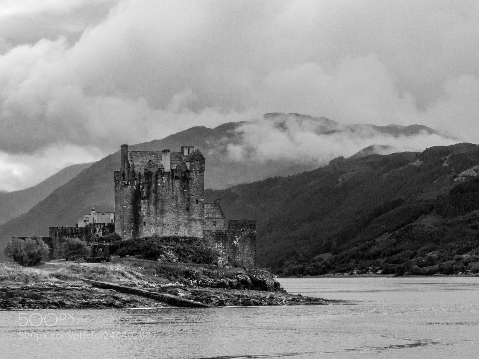 Panasonic Lumix DMC-FZ200 sample photo. Eilean donan castle photography