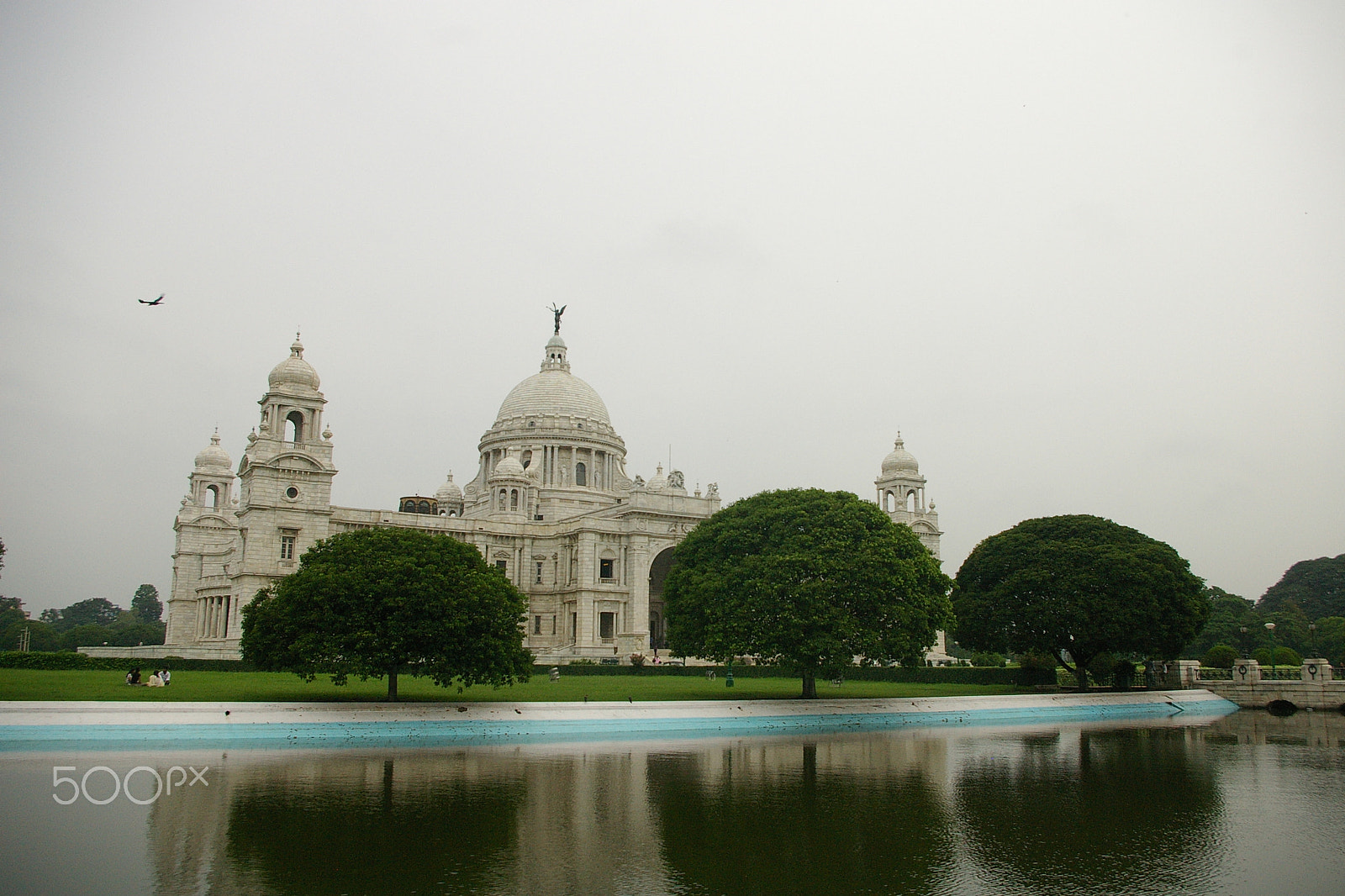 Pentax *ist DS2 + Pentax smc DA 18-55mm F3.5-5.6 AL sample photo. Victoria memorial photography