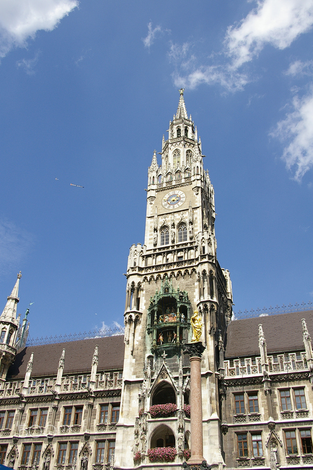 Pentax *ist DS2 sample photo. Neues rathaus photography