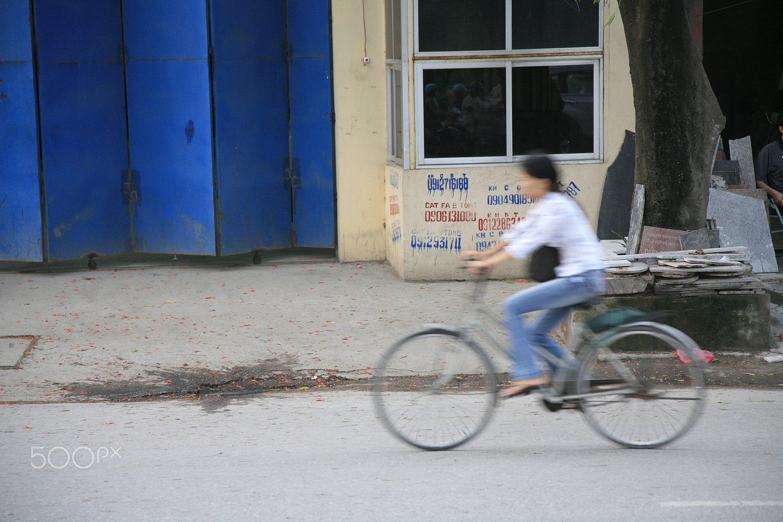 Canon EOS 5D + Canon EF 24-105mm F4L IS USM sample photo. Vietnamese woman riding bike photography