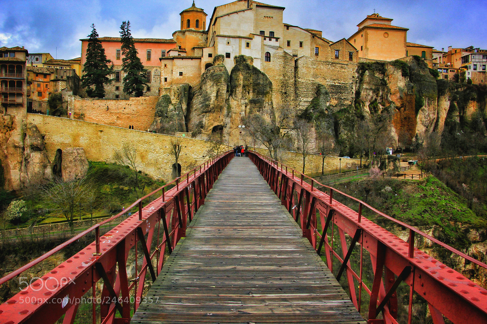 Canon EOS 550D (EOS Rebel T2i / EOS Kiss X4) sample photo. Cuenca bridge photography