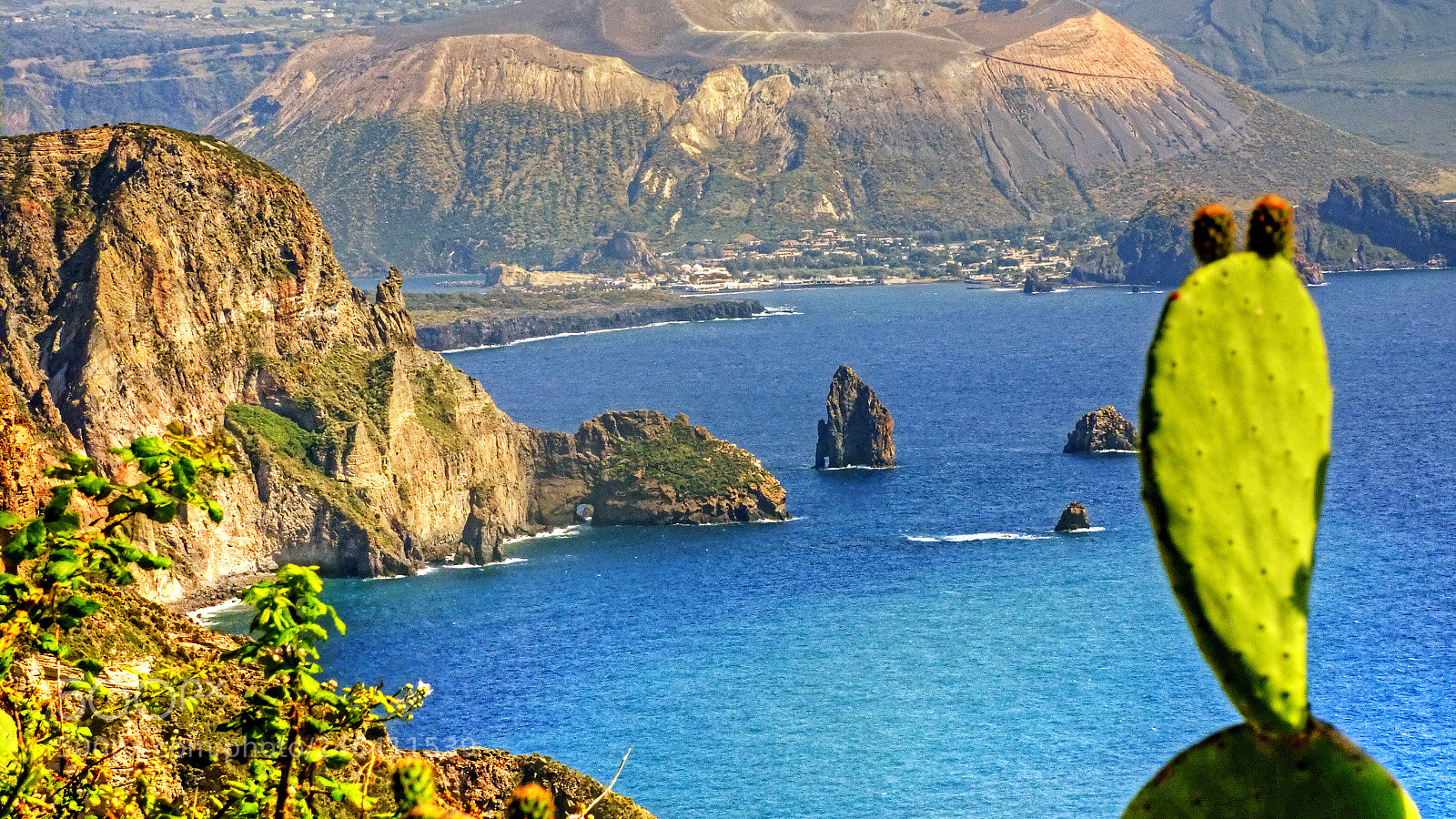 Sony DSC-HX90 sample photo. Île de lipari photography