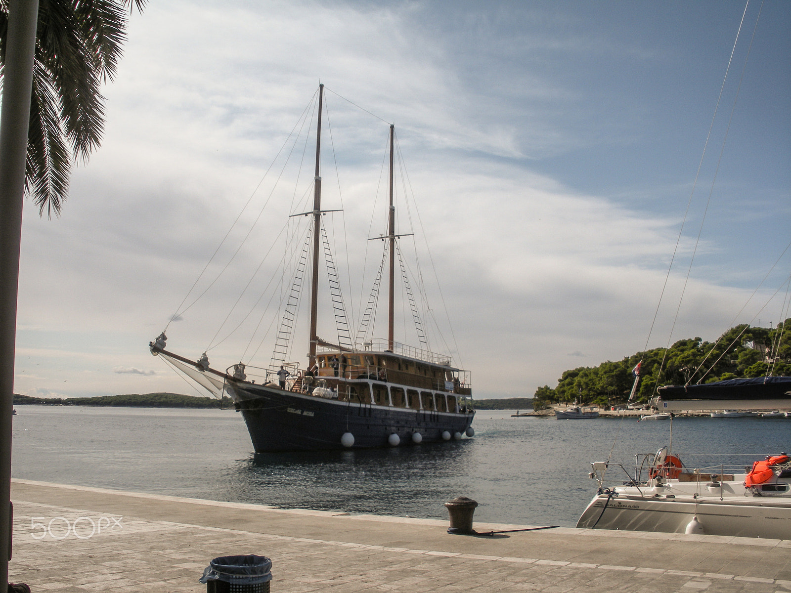 Nikon Coolpix S550 sample photo. Boat on marine photography