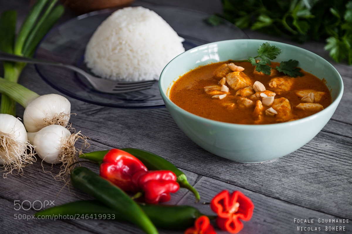 Canon EOS 5D Mark II sample photo. Poulet au curry panang photography
