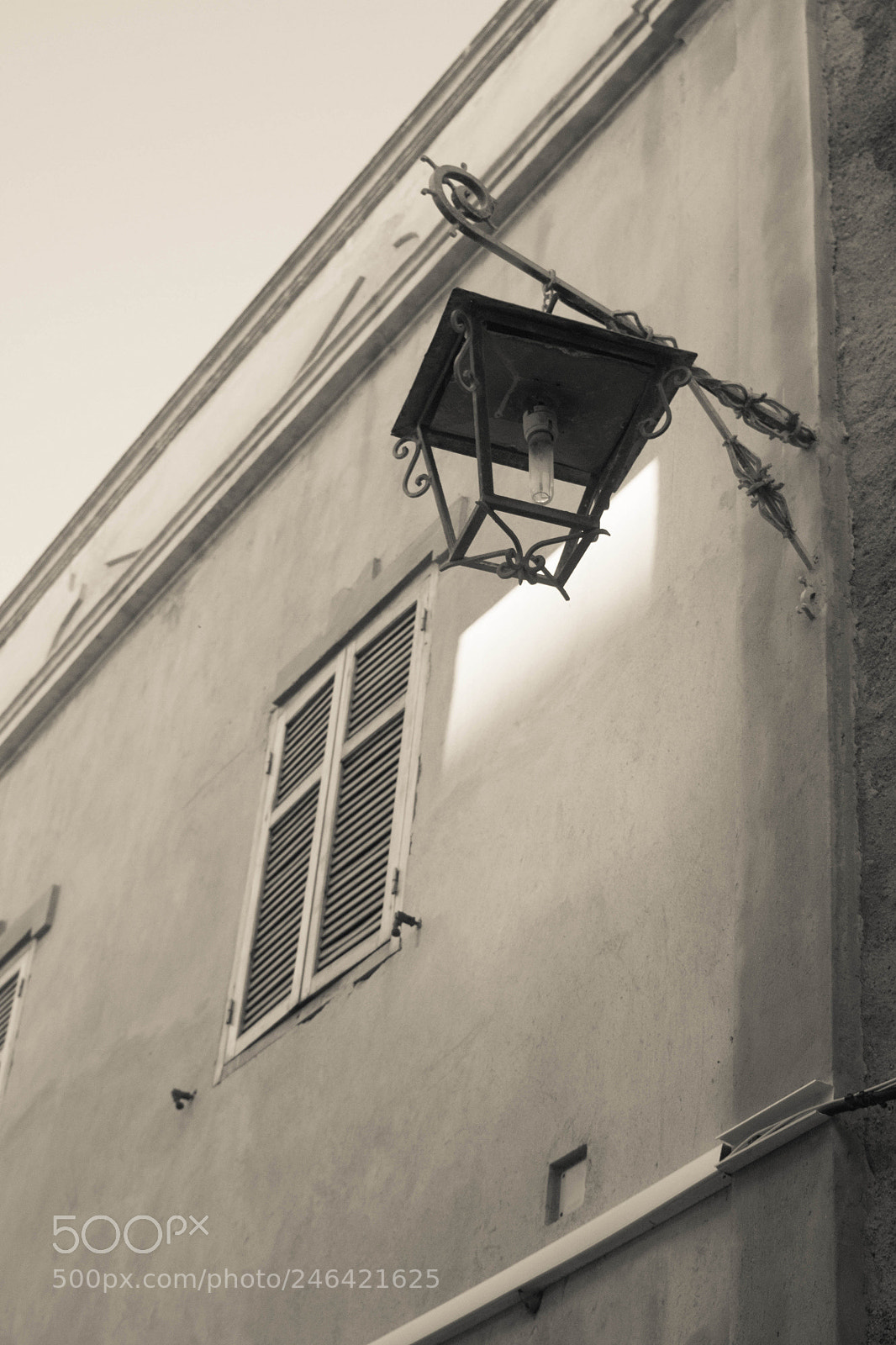 Canon EOS 550D (EOS Rebel T2i / EOS Kiss X4) sample photo. Old street lamp photography